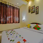 Oyo 14182 Home Graceful Studio Ashwem