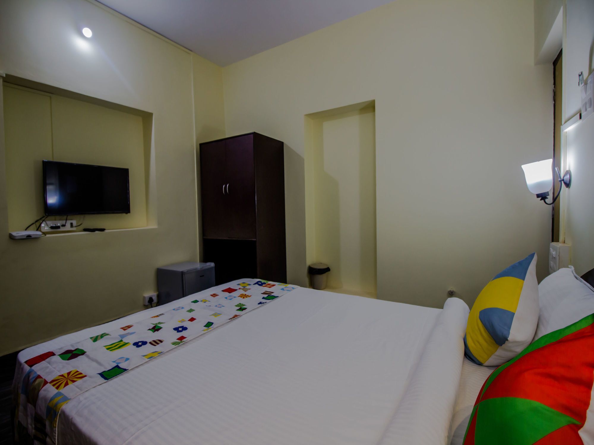 Hotel Oyo 14182 Graceful Ashwem